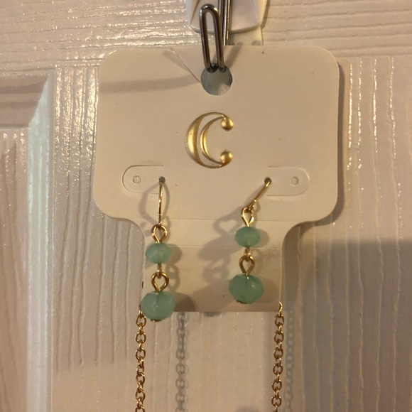 Never worn❗️Mint Green Necklace and Earring Set - Picture 2 of 4